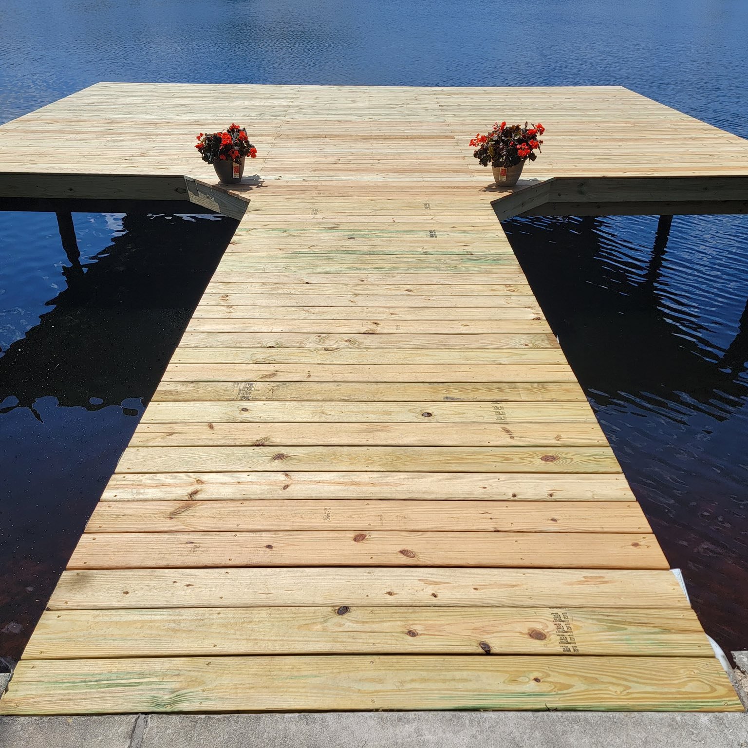 Lakefront dock build